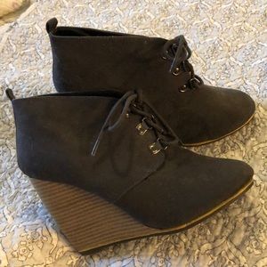 🌿 Dark Grey Lace Up Bootie 8